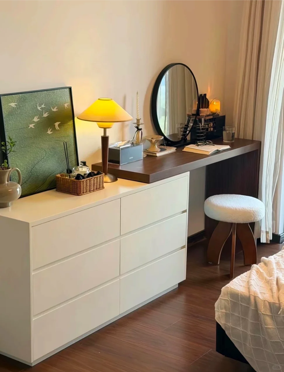 Dressing table