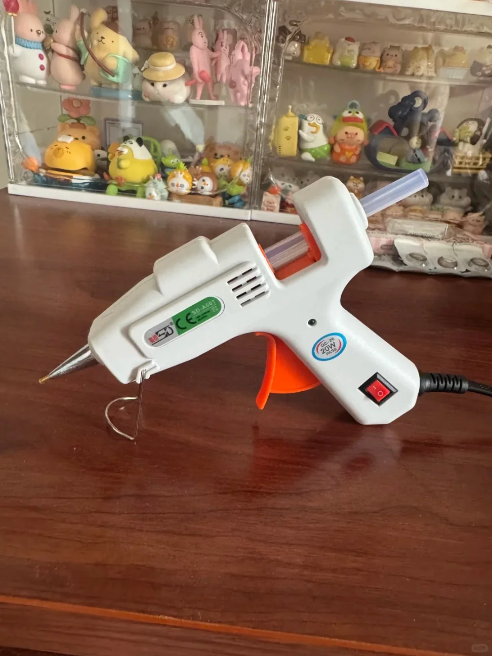 Hot glue gun
