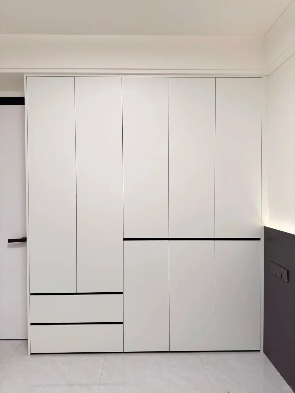 Wardrobe Closet